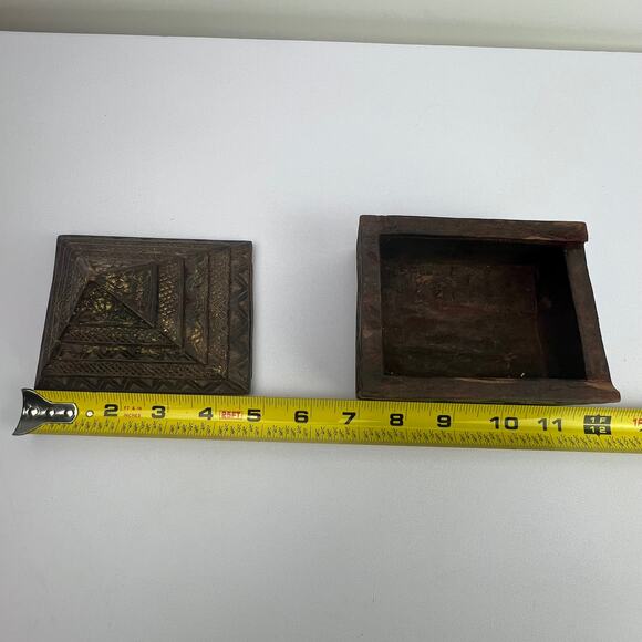 Vintage Nepalese Shaman Ritual Box Hand Carved Wood Pyramid Lid 4in Slide Top - Picture 12 of 16